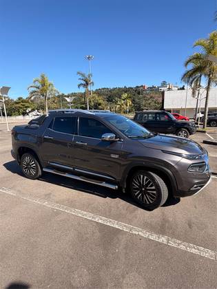FIAT TORO 2.2 TURBO DIESEL RANCH 4WD AT9 FIAT TORO 2.2 TURBO DIESEL RANCH 4WD AT9